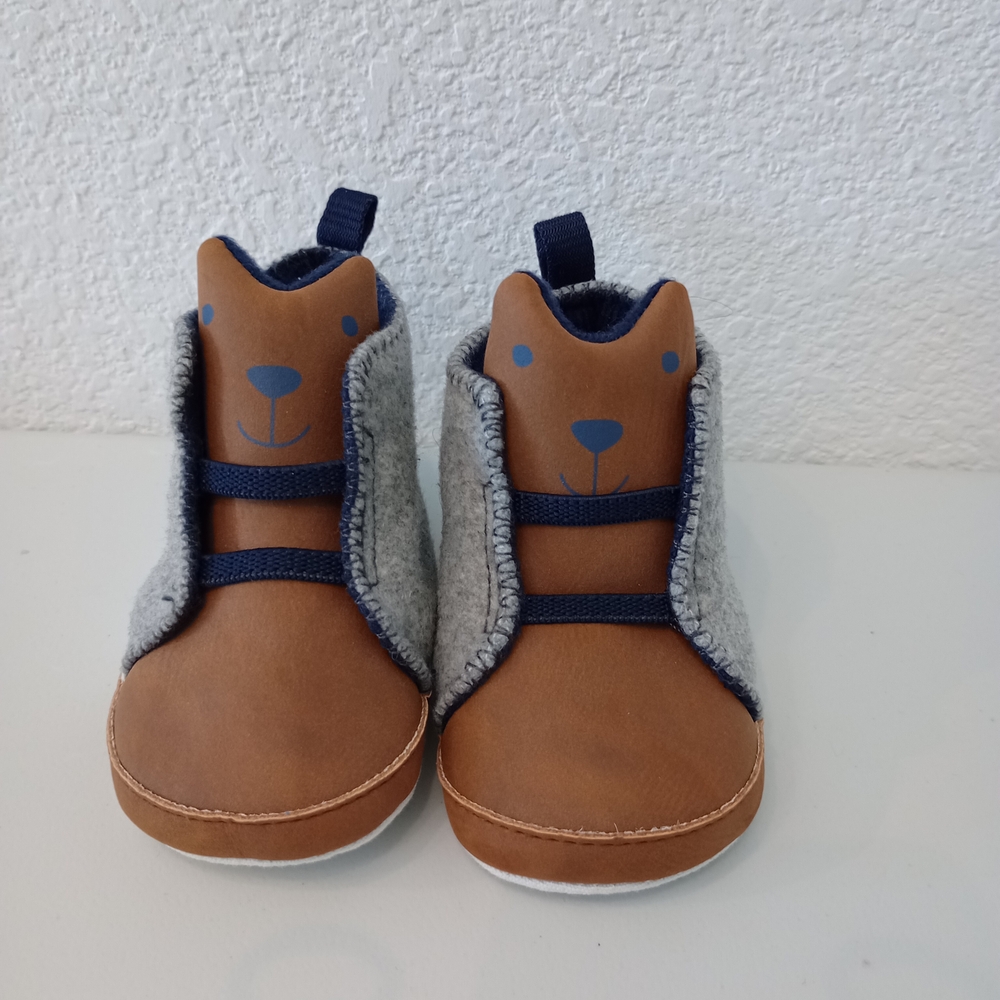 Carter's Soft-Soled Brown and Gray Baby Moccasins/Size 3-6 months/Unisex